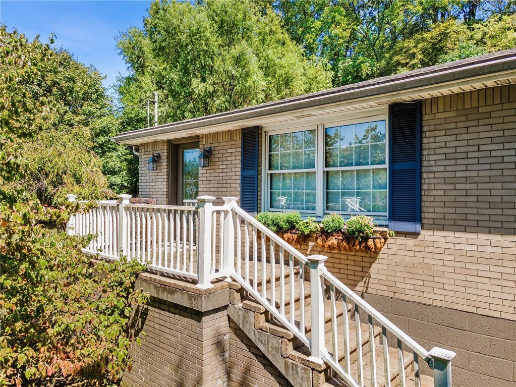 Property Photo: 112 Bellbridge Road PA 15037