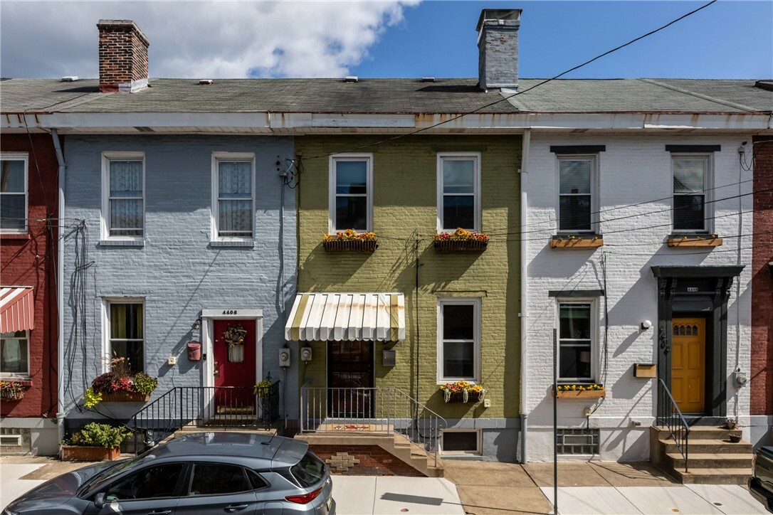 Property Photo:  4406 Davison Street  PA 15201 