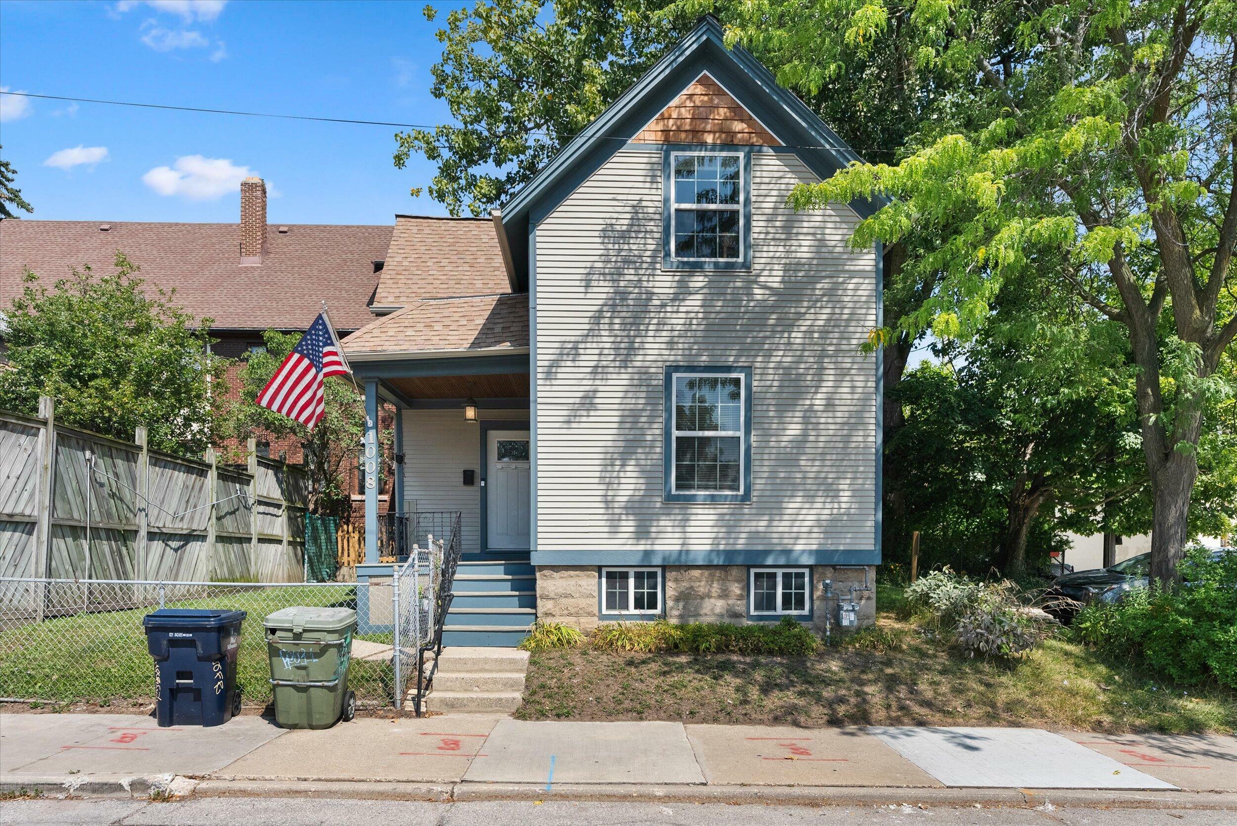 Property Photo:  1008 E North Ave  WI 53212 