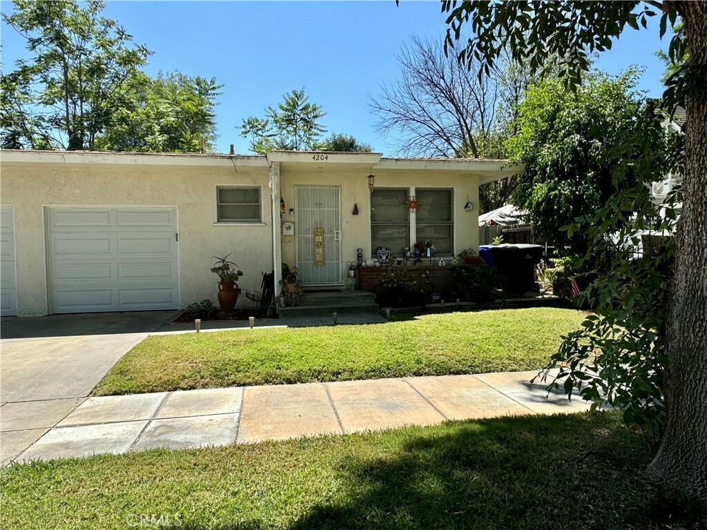 Property Photo:  4202 9th Street  CA 92501 