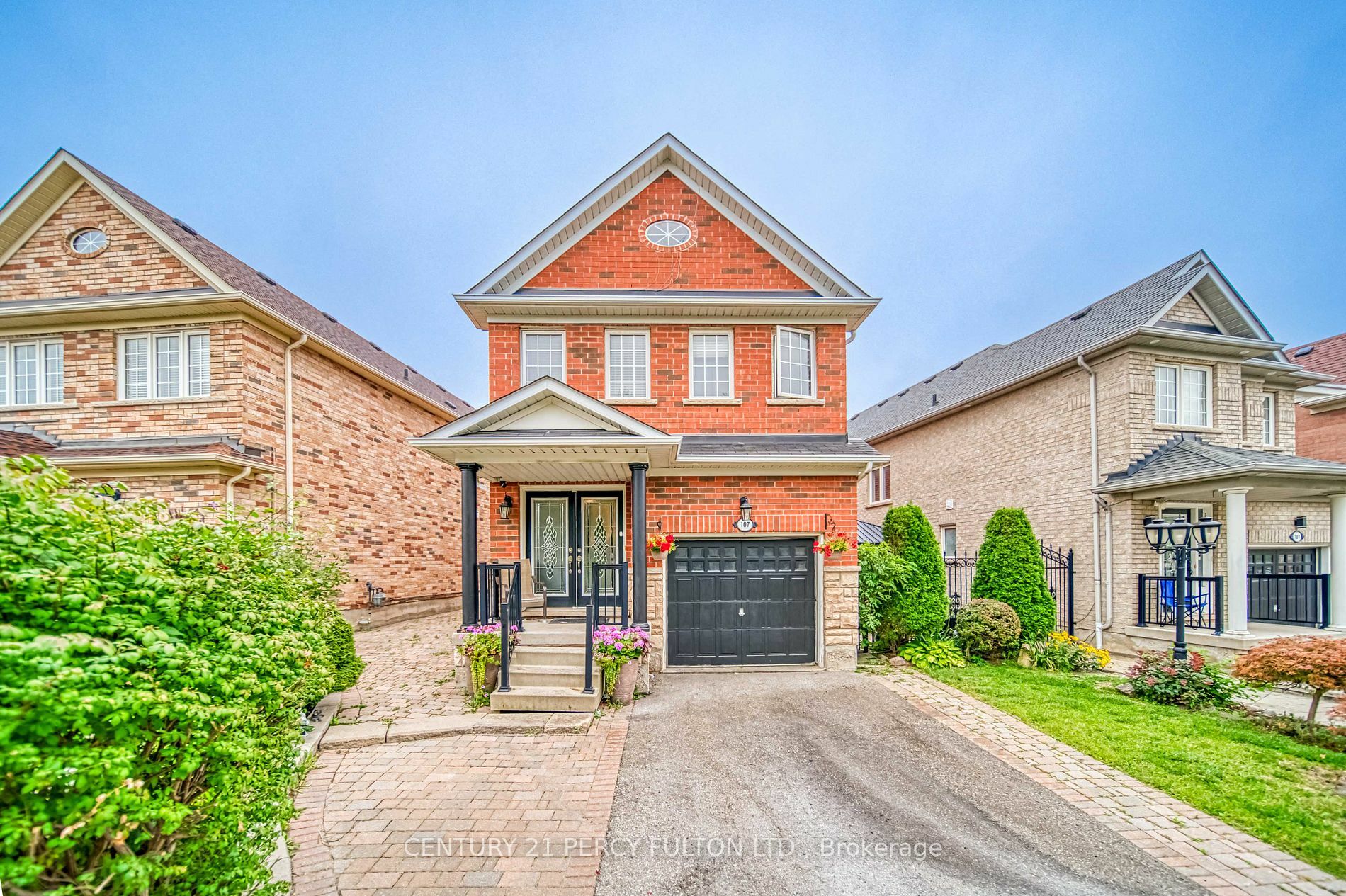 Property Photo:  107 Venice Gate Dr  ON L4H 0E8 