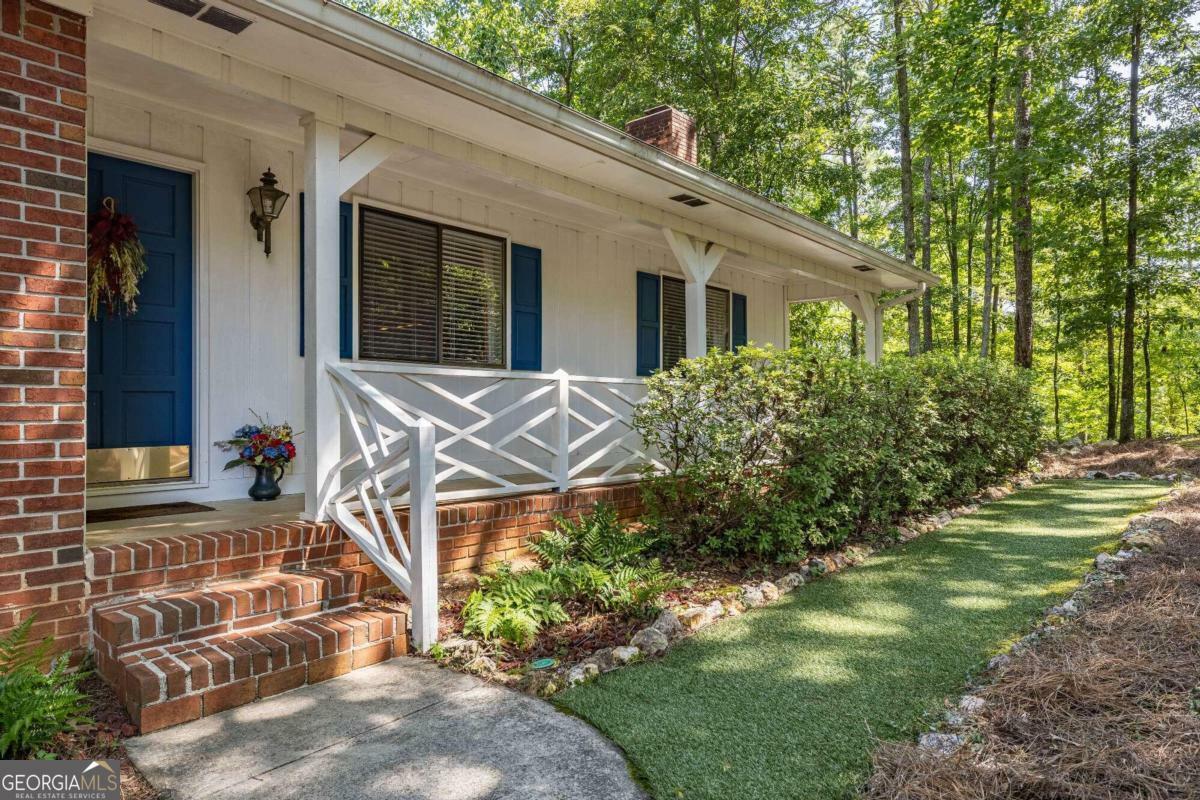 Property Photo:  18 Cambridge Drive SE  GA 30161 