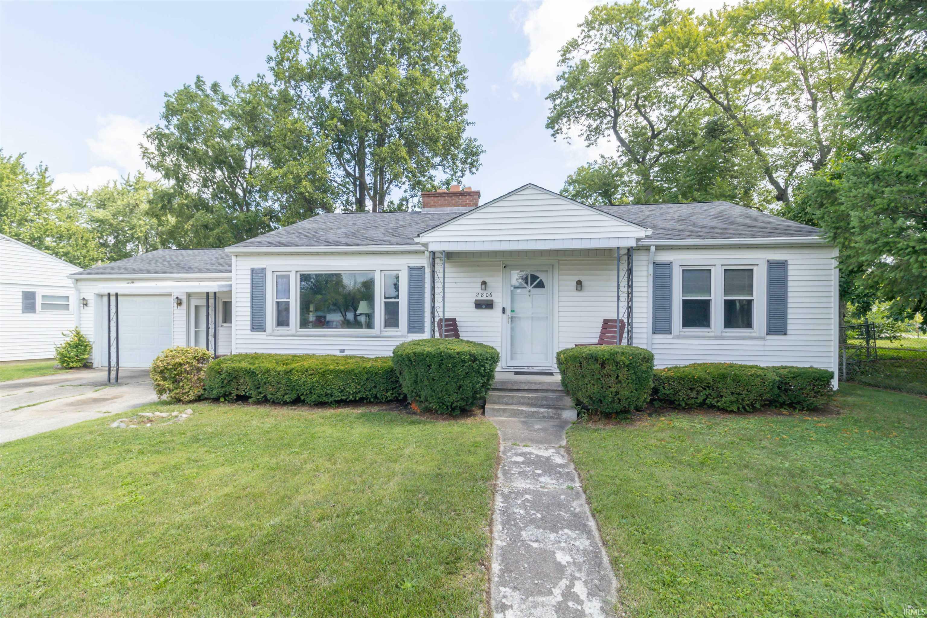 Property Photo:  2806 Greenview Avenue  IN 47362-2021 