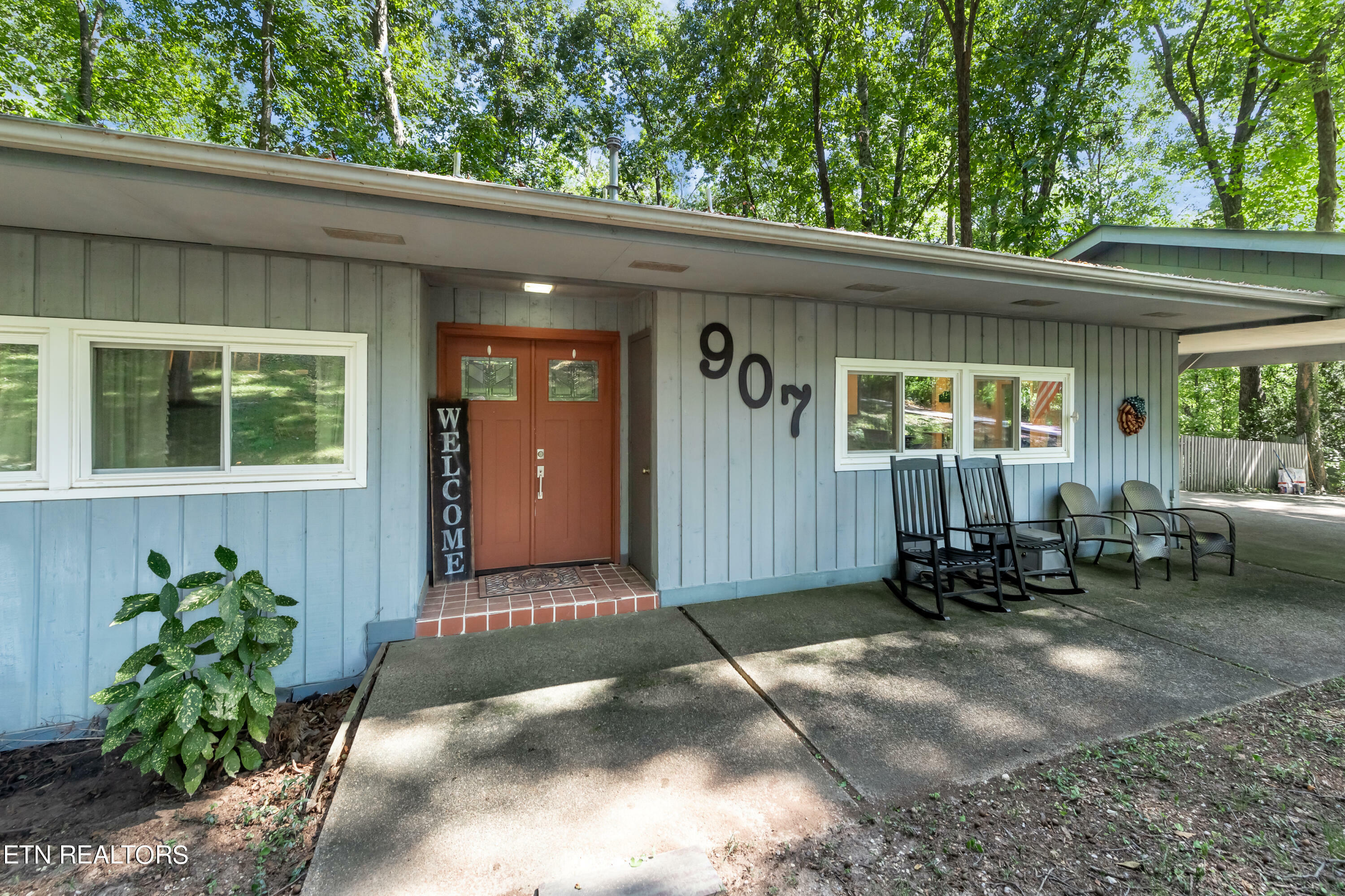 Property Photo:  907 W Outer Drive  TN 37830 