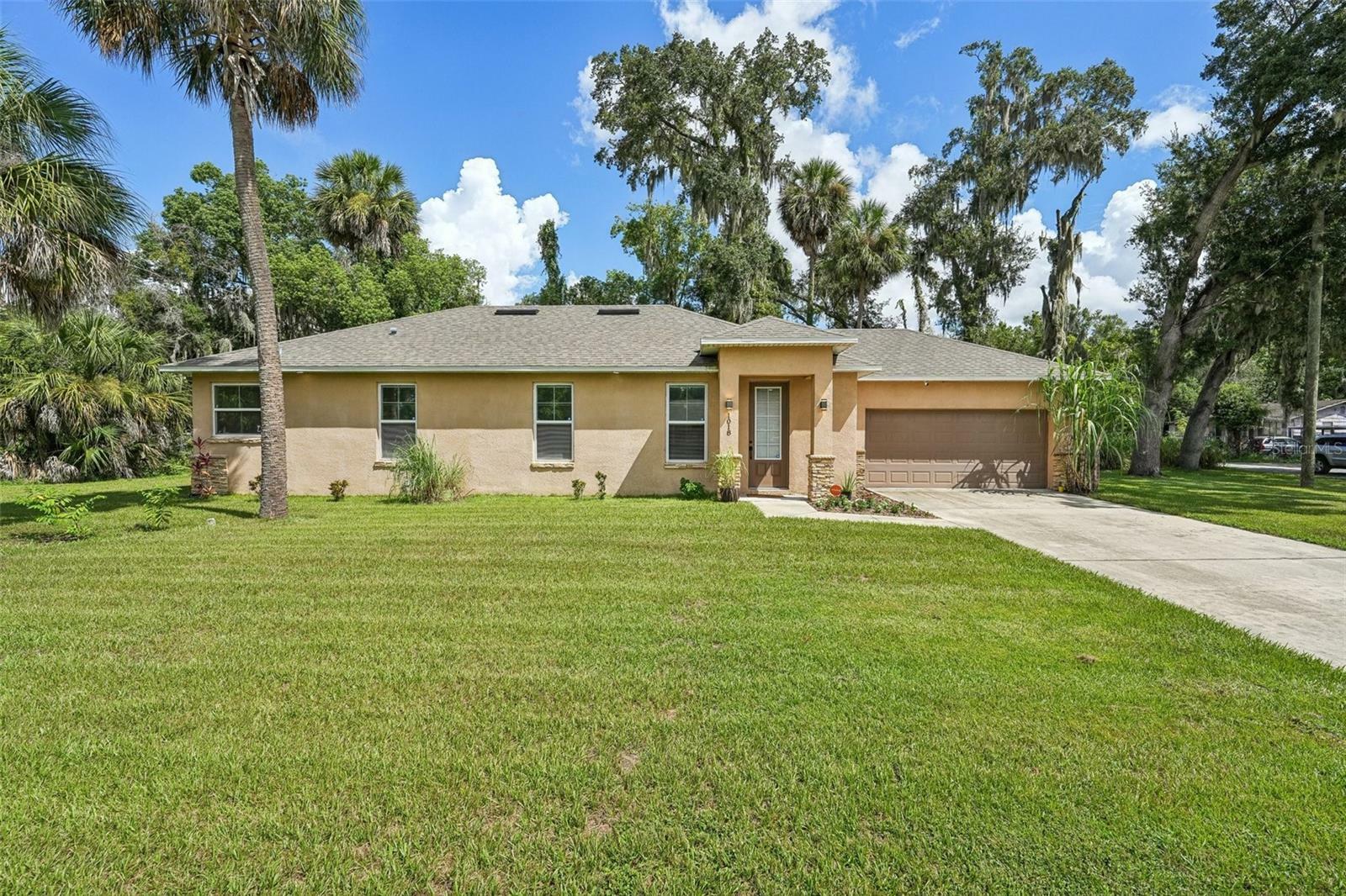 Property Photo:  1018 E 10th Street  FL 32771 