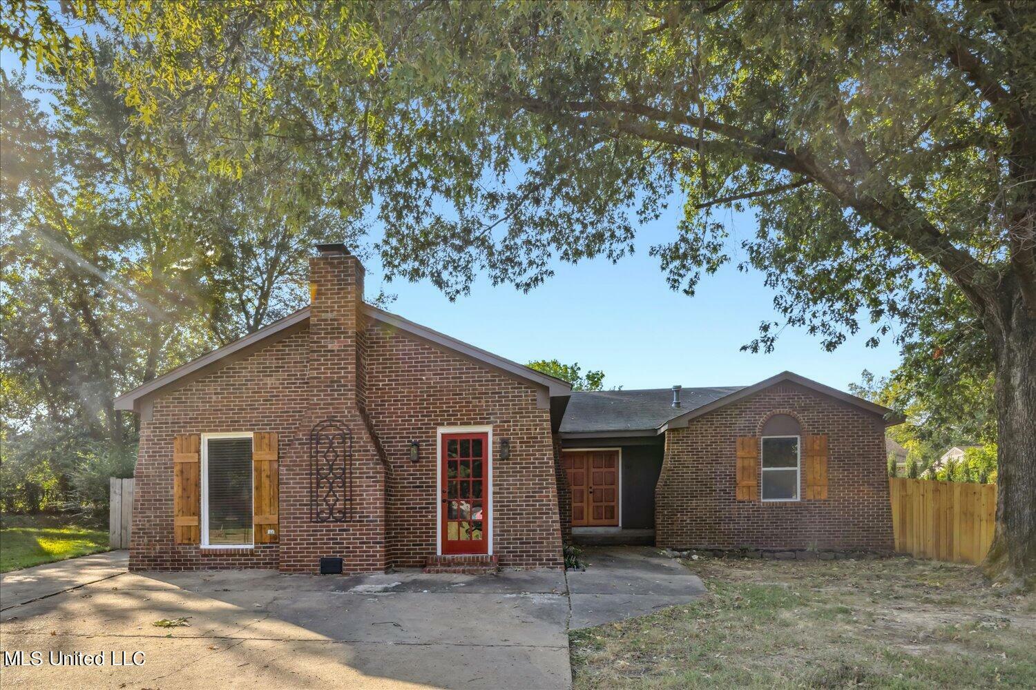 Property Photo:  919 Oaklawn Place  MS 38671 