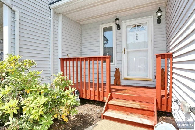 Property Photo:  4 St Charles Avenue  NJ 07421 