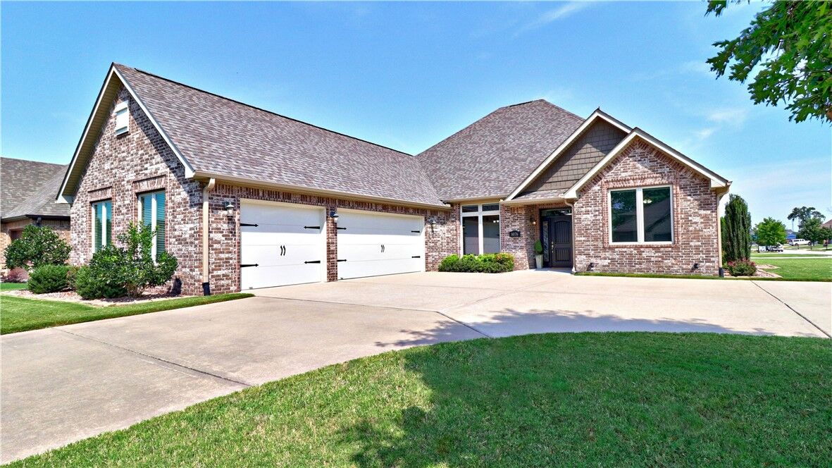 Property Photo: 8076 La Scala Avenue AR 72762