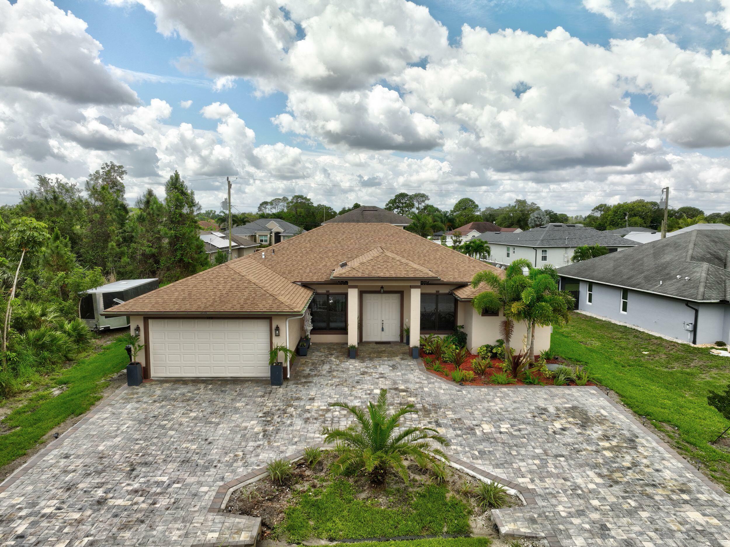 Property Photo:  340 SW Film Avenue  FL 34953 