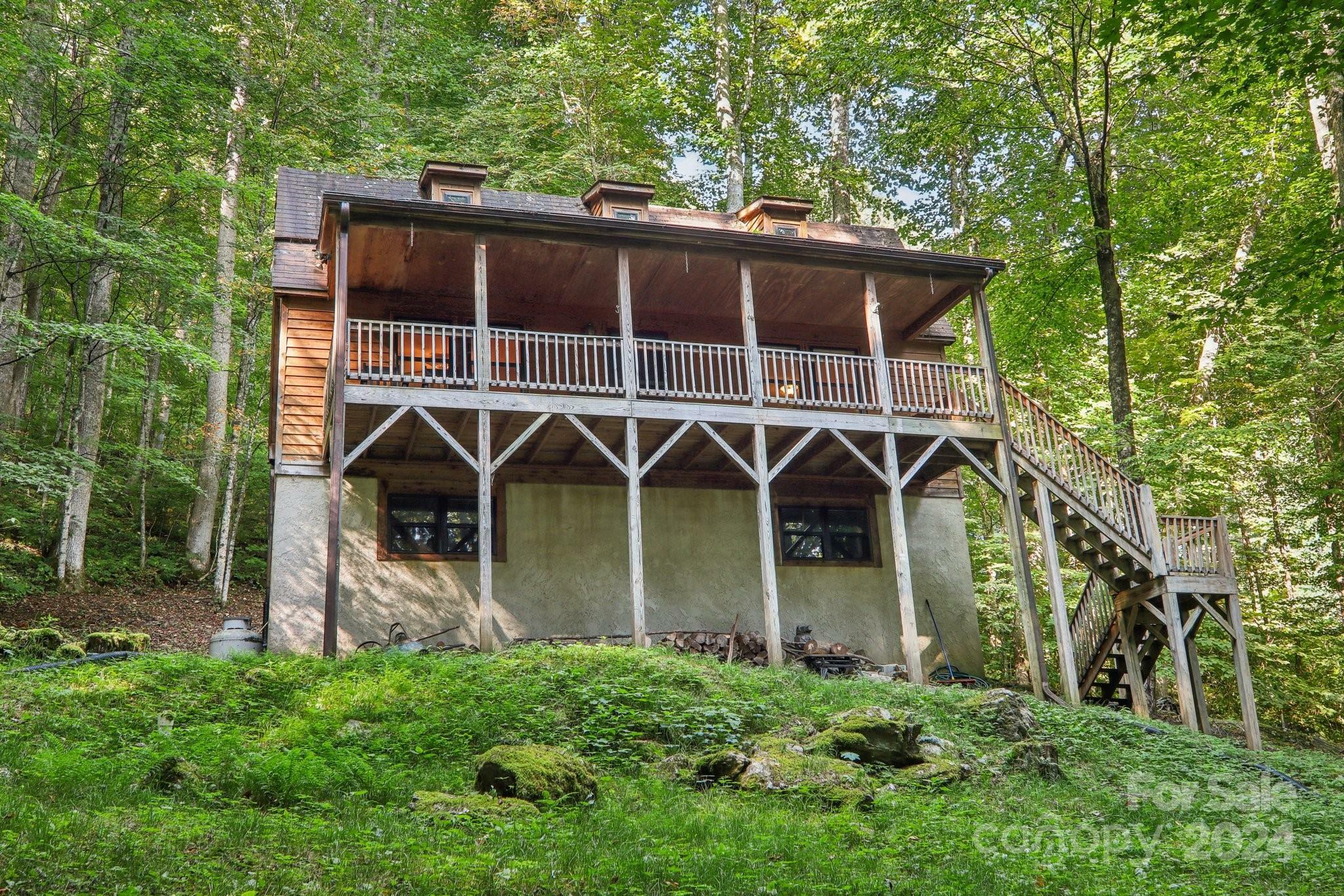 Property Photo:  579 Apple Creek Road  NC 28786 