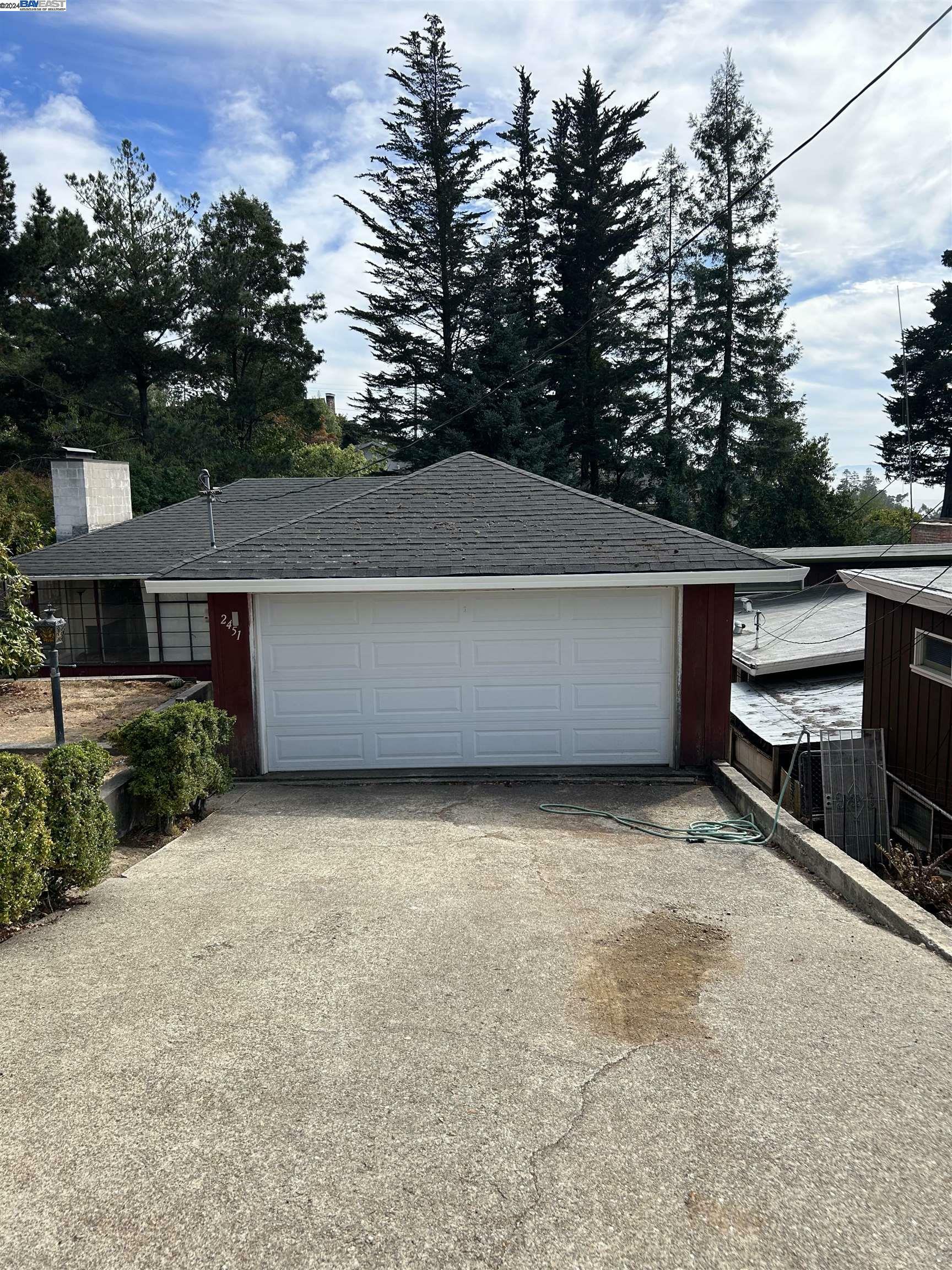 Property Photo:  2451 Stockbridge Dr  CA 94611 