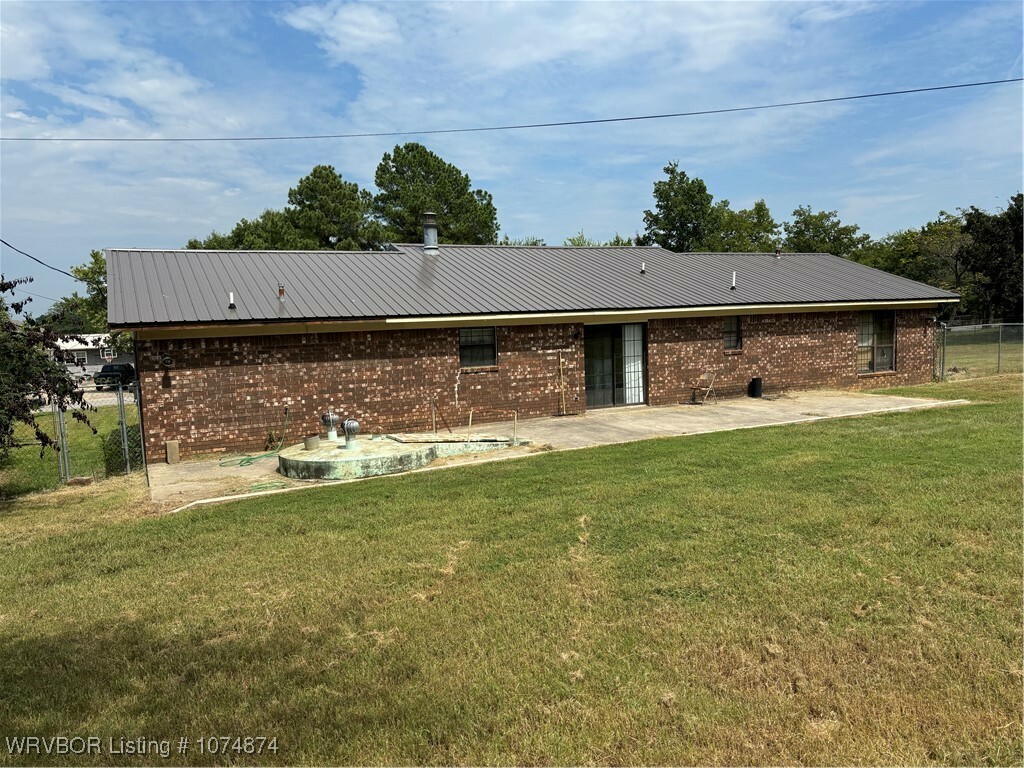 Property Photo:  802 Reynolds Avenue  OK 74953 