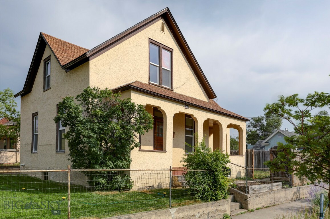 Property Photo:  701 E Lewis Street  MT 59047 