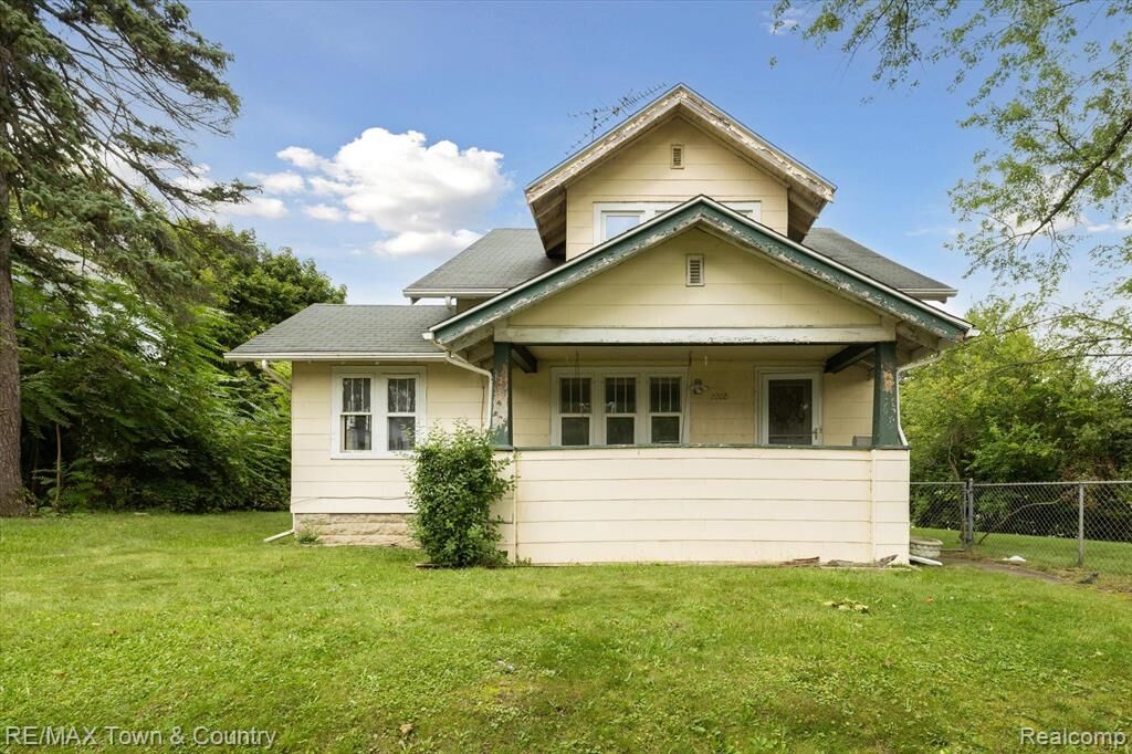 Property Photo: 2202 Joliet Street MI 48504 4650