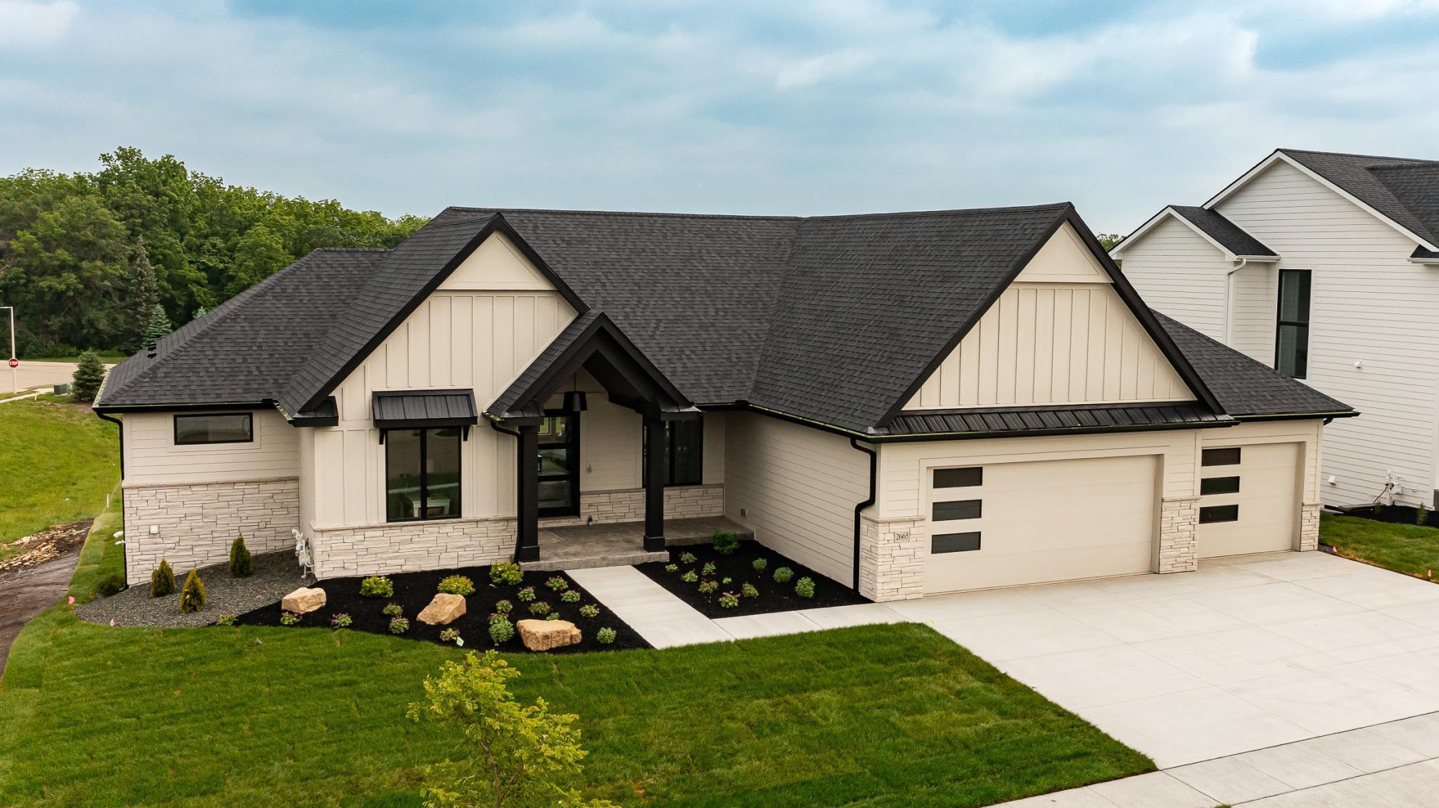 Property Photo:  2665 Timber Oaks Road SW  MN 55902 