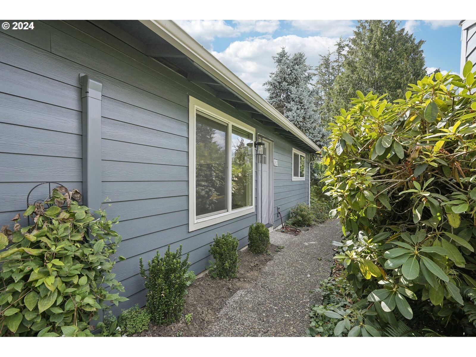 Property Photo: 2833 SW Spring Garden St OR 97219