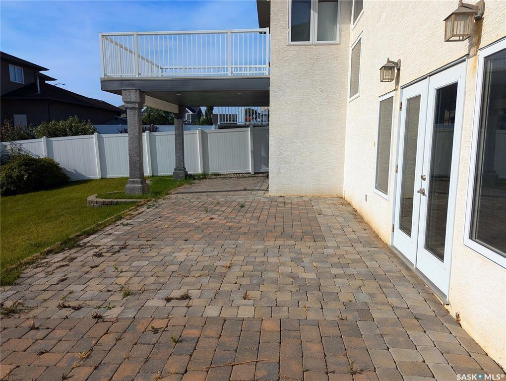 Property Photo:  211 Beechdale Court  SK S7V 0A4 