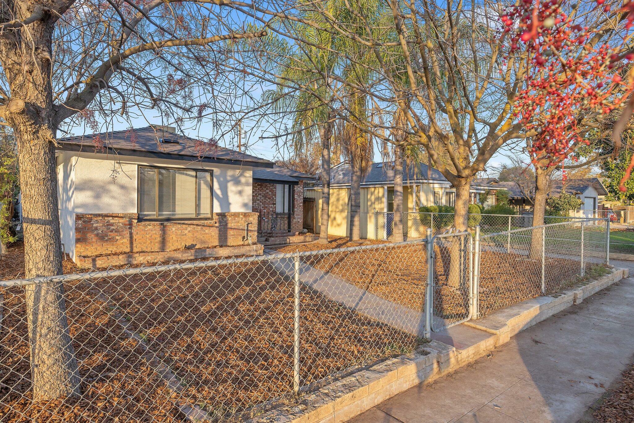 Property Photo:  336 W Pinedale Avenue  CA 93650 