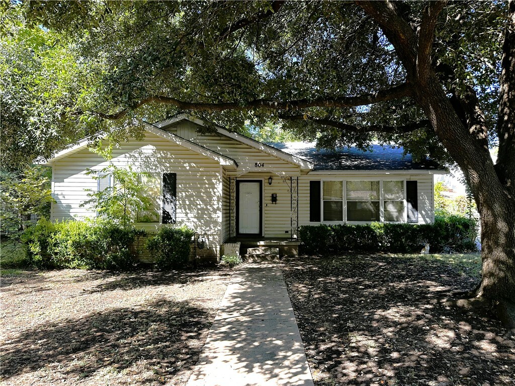 Property Photo:  804 N 43rd Street  TX 76710 