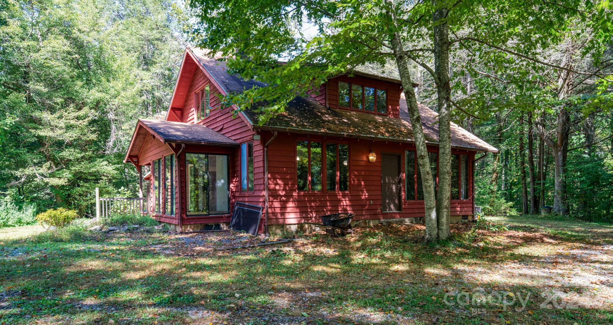 Property Photo:  27 Beddingfield Drive  NC 28790 