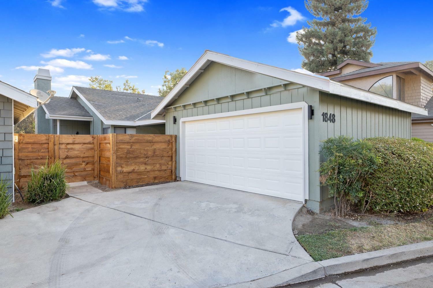 Property Photo: 1848 E Babcock Avenue CA 93292