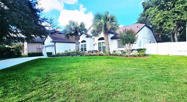 Property Photo: 10128 Stanton Court FL 32836