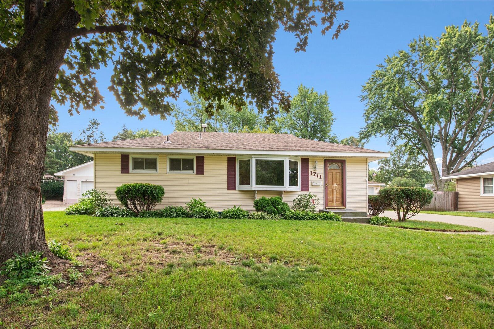 Property Photo:  1711 W 84th Street  MN 55431 