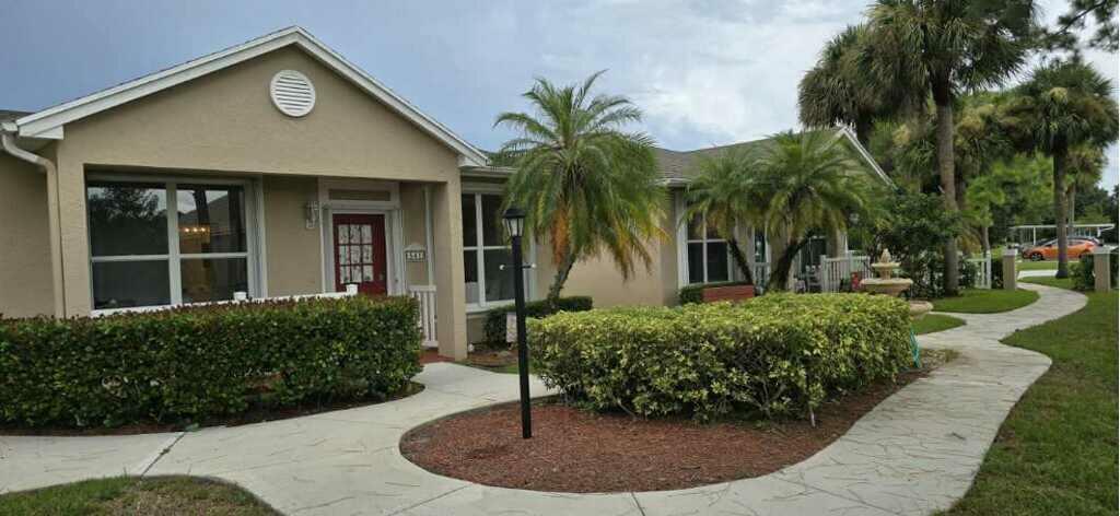 Property Photo:  541 NW San Remo Circle  FL 34986 