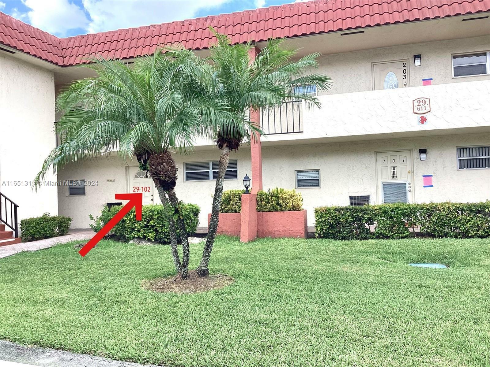 Property Photo:  611 S Hollybrook Dr 102  FL 33025 