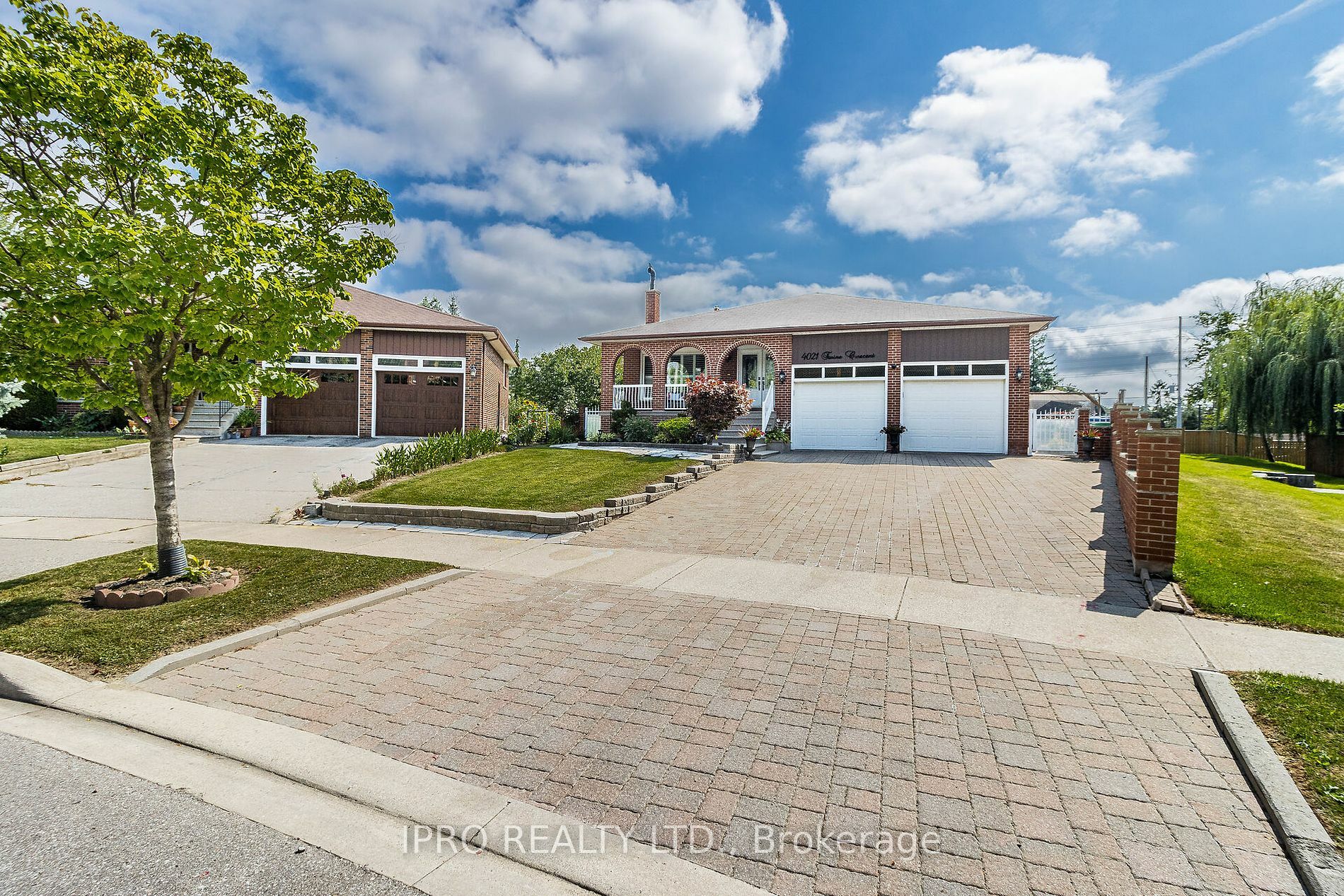 4021 Twine Cres  Mississauga ON L4Z 1E8 photo