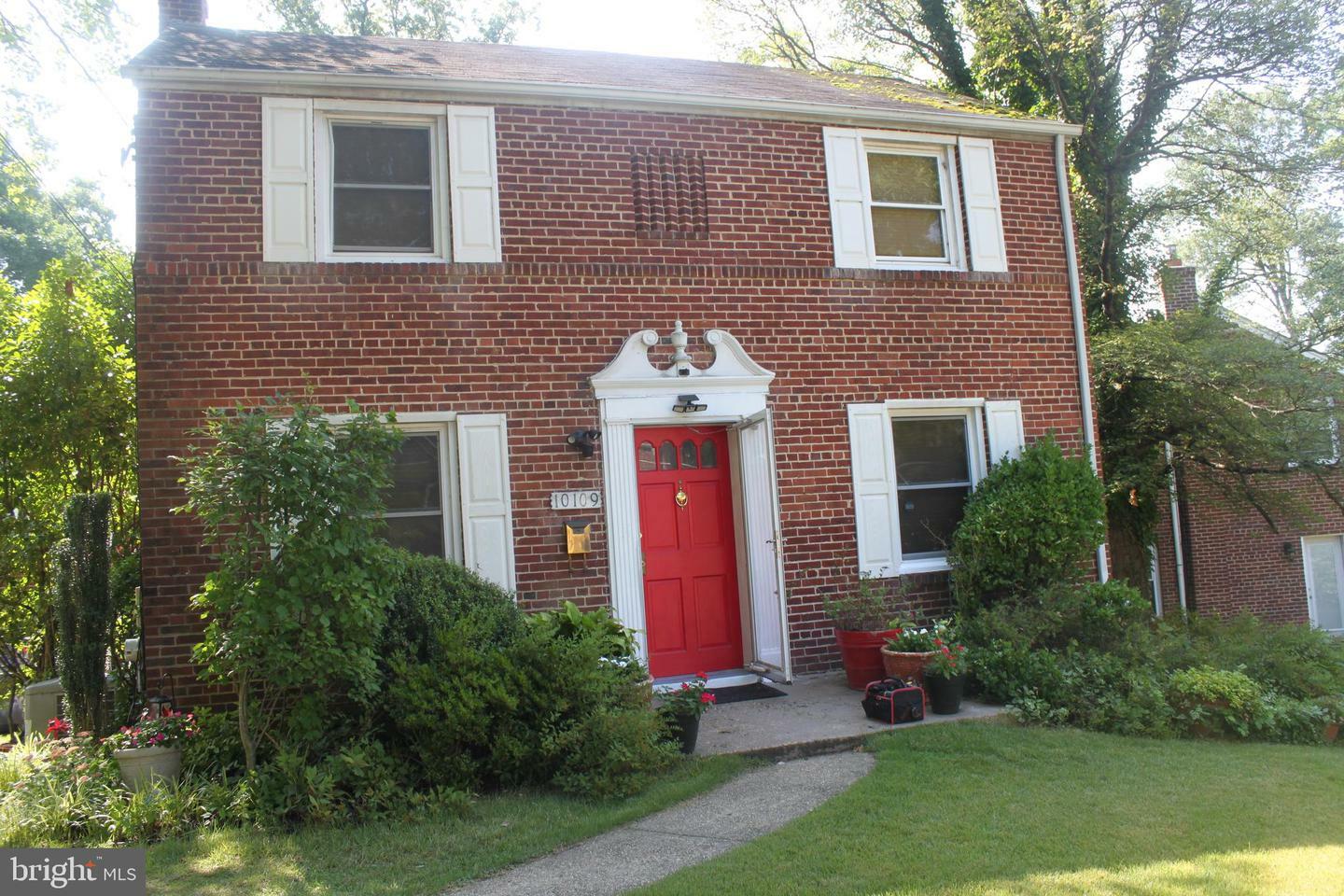 Property Photo:  10109 Tenbrook Drive  MD 20901 