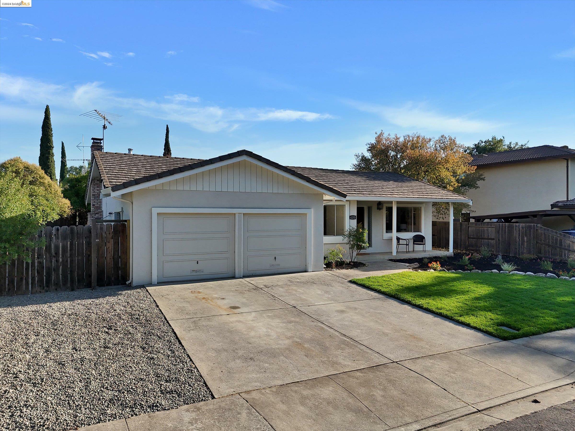 Property Photo:  4233 Findlay Way  CA 94550 