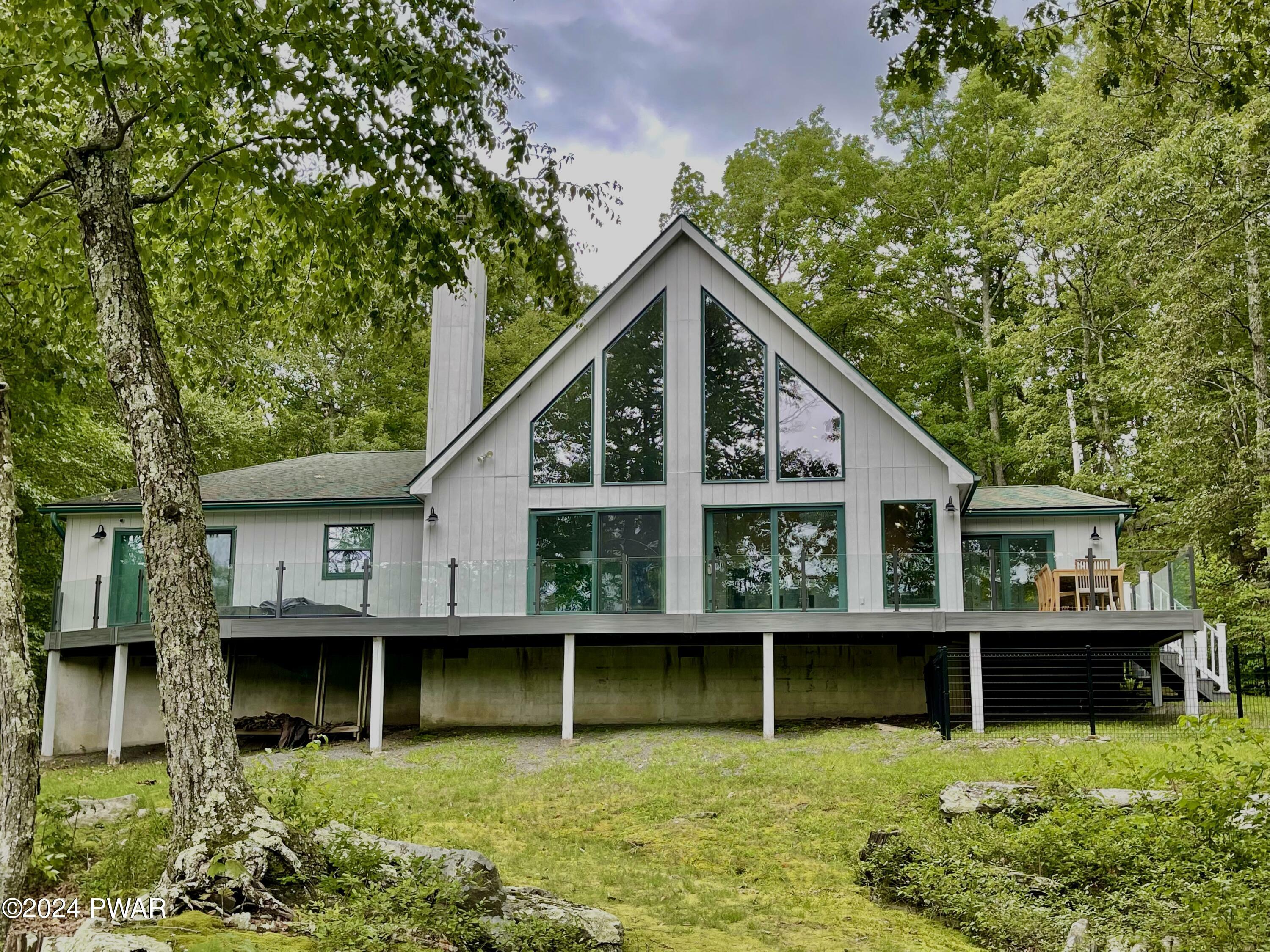 Property Photo:  107 Cliff Drive  PA 18428 