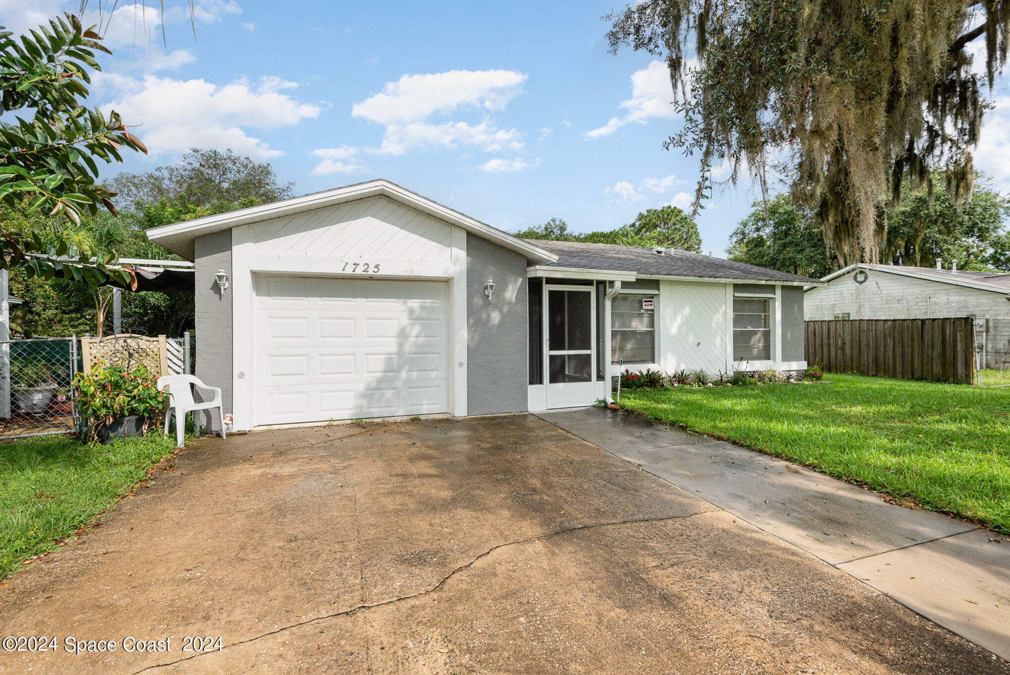 Property Photo:  1725 Valley Forge Drive  FL 32796 