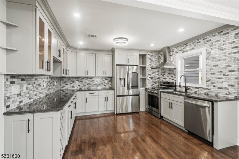 Property Photo: 720 Garden St NJ 07083
