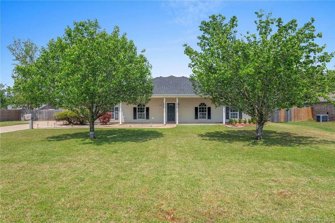 Property Photo: 1570 Siouxan Drive LA 70611
