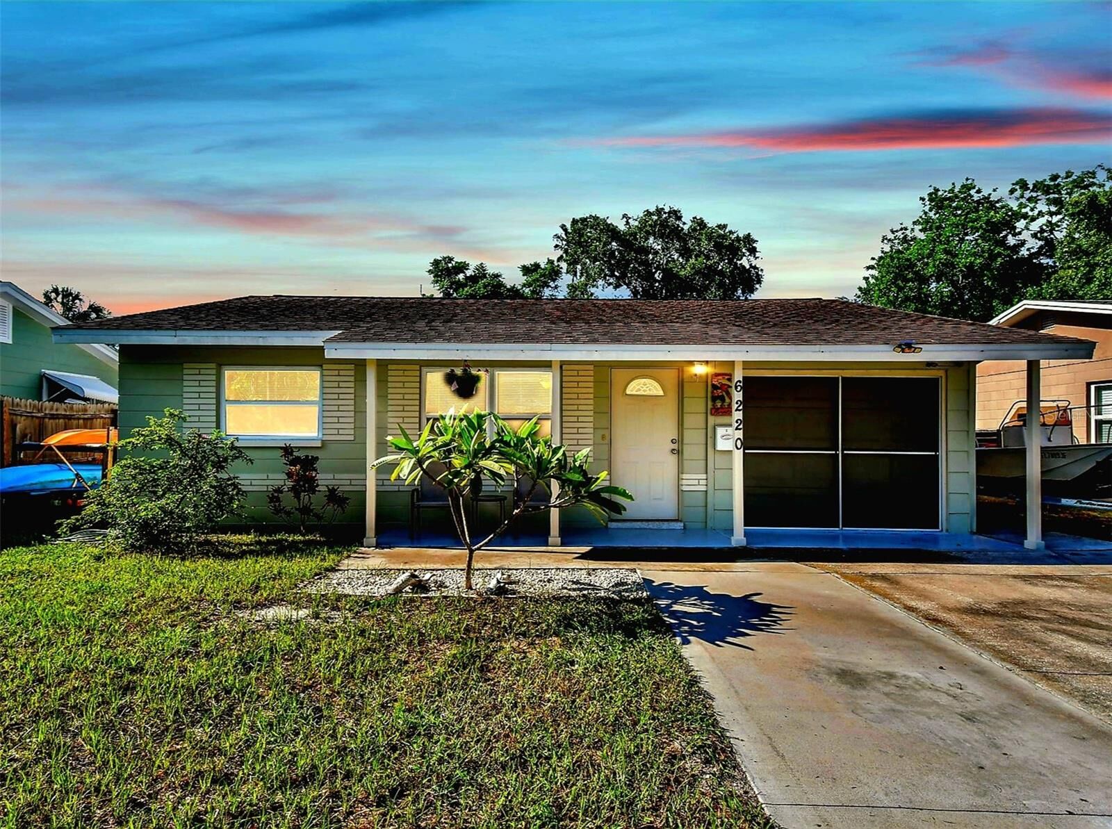 Property Photo: 6220 5th Avenue S FL 33707