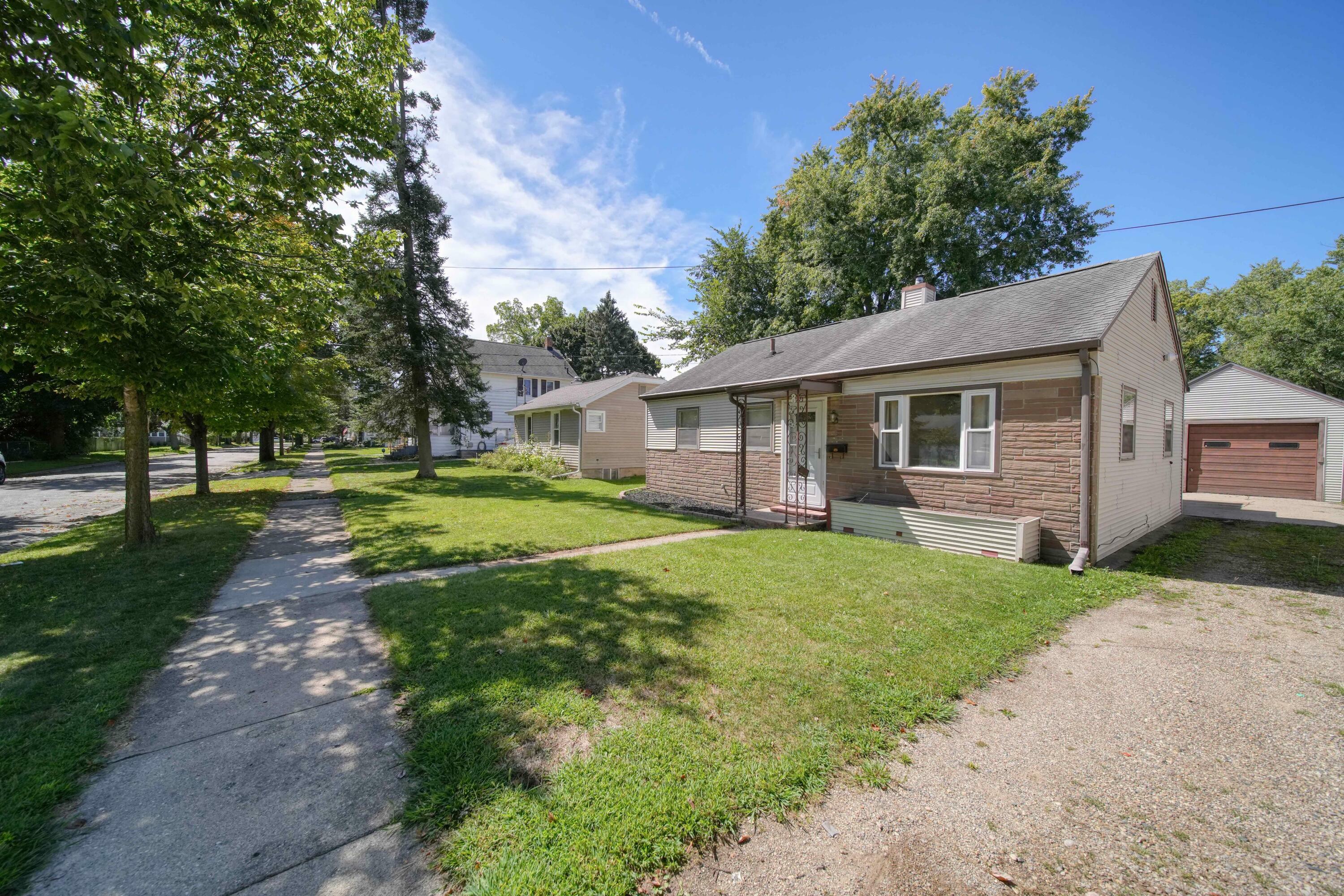 Property Photo:  838 Fleming Avenue  MI 49202 