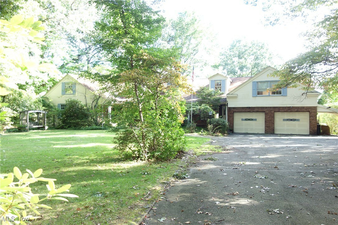 Property Photo:  615 Surfside Drive  OH 44319 