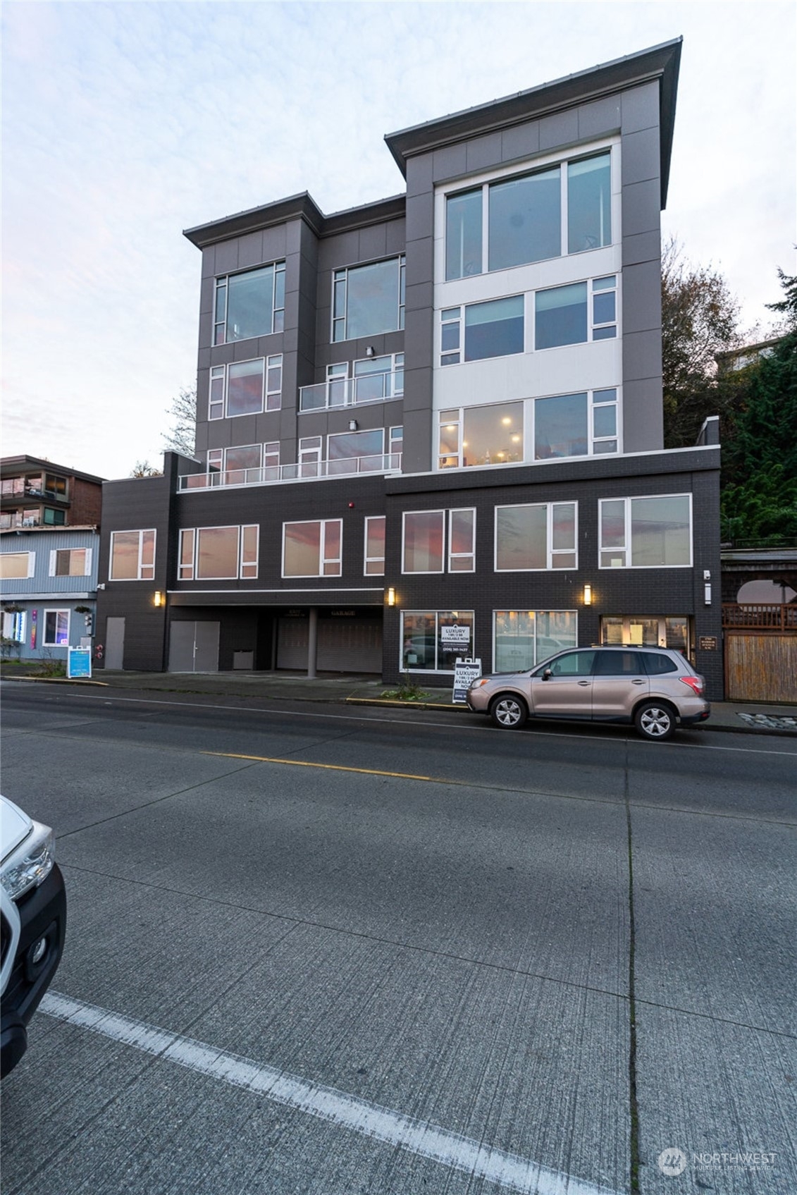 Property Photo:  1709 Harbor Avenue SW  WA 98126 