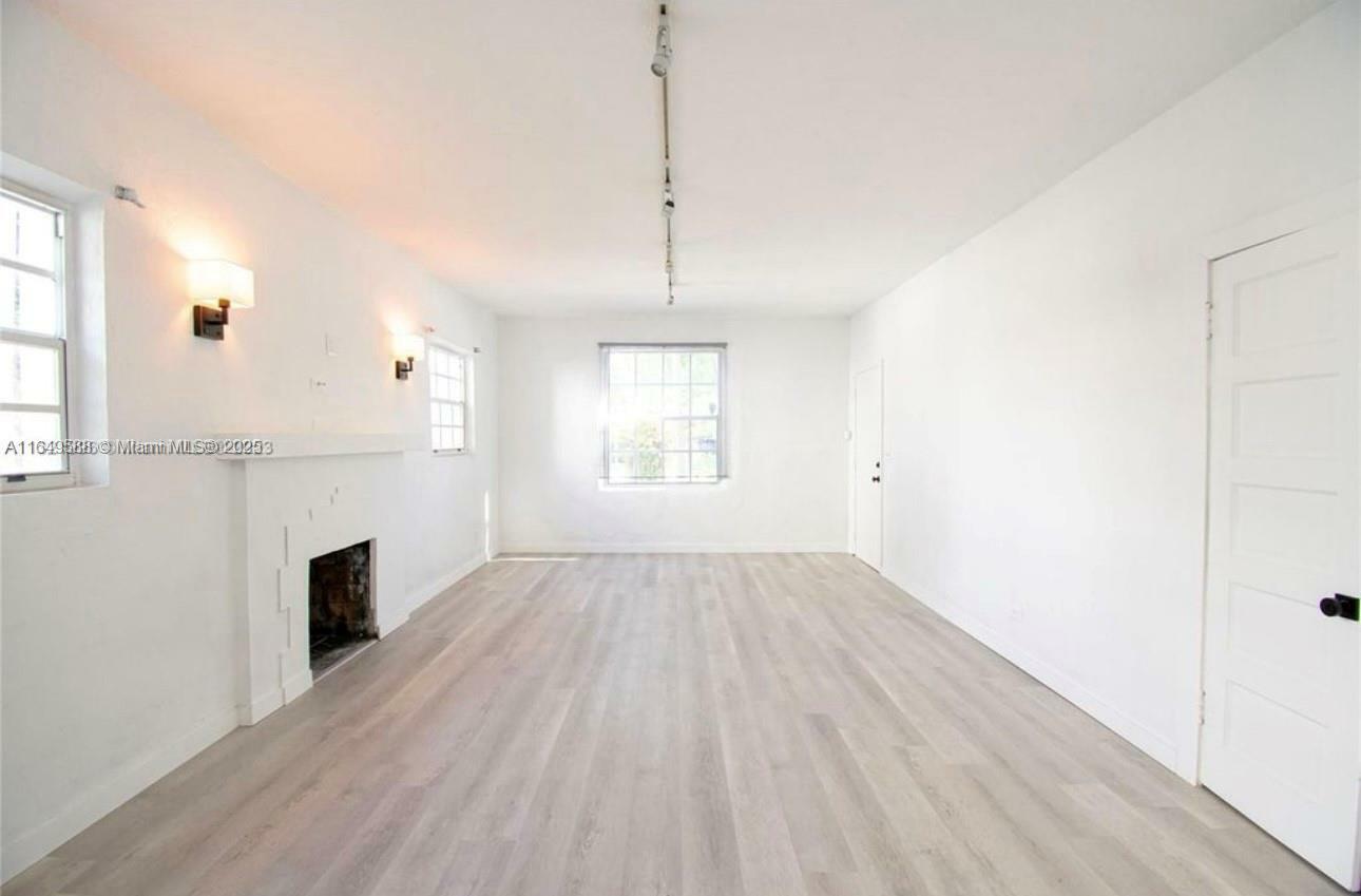 Property Photo: 3306 S Le Jeune Rd FL 33134