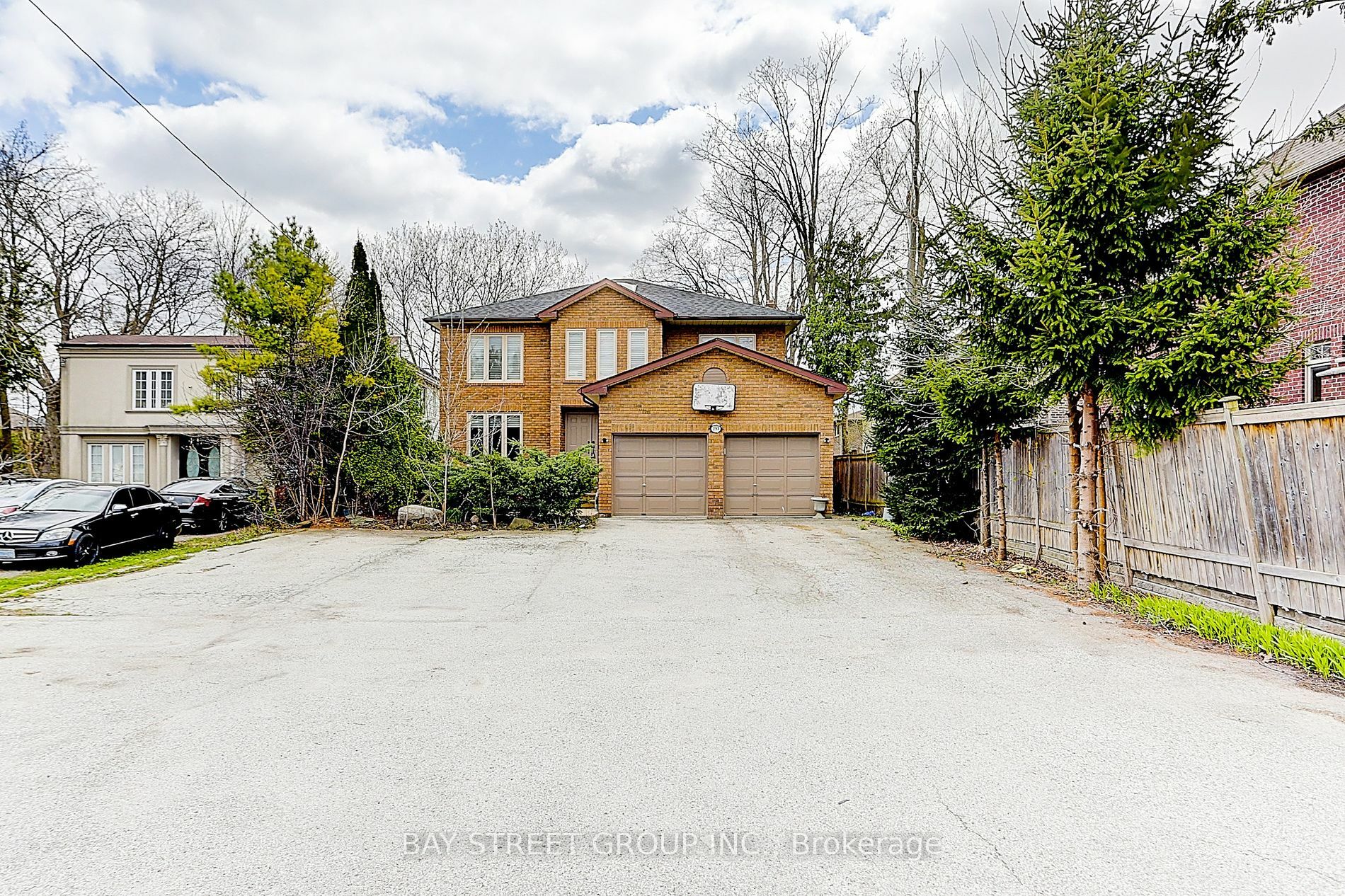 Property Photo:  295 Elgin Mills Rd W  ON L4C 4M1 