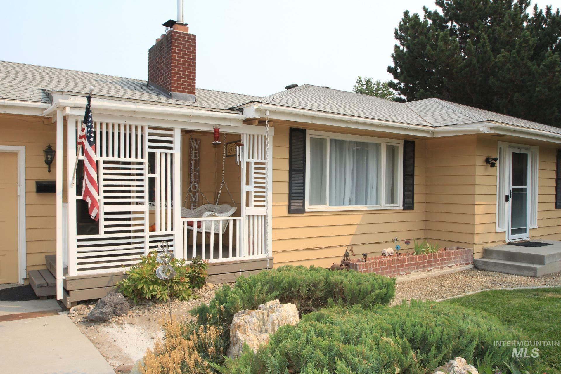 Property Photo:  1903 Ray Ave  ID 83605 