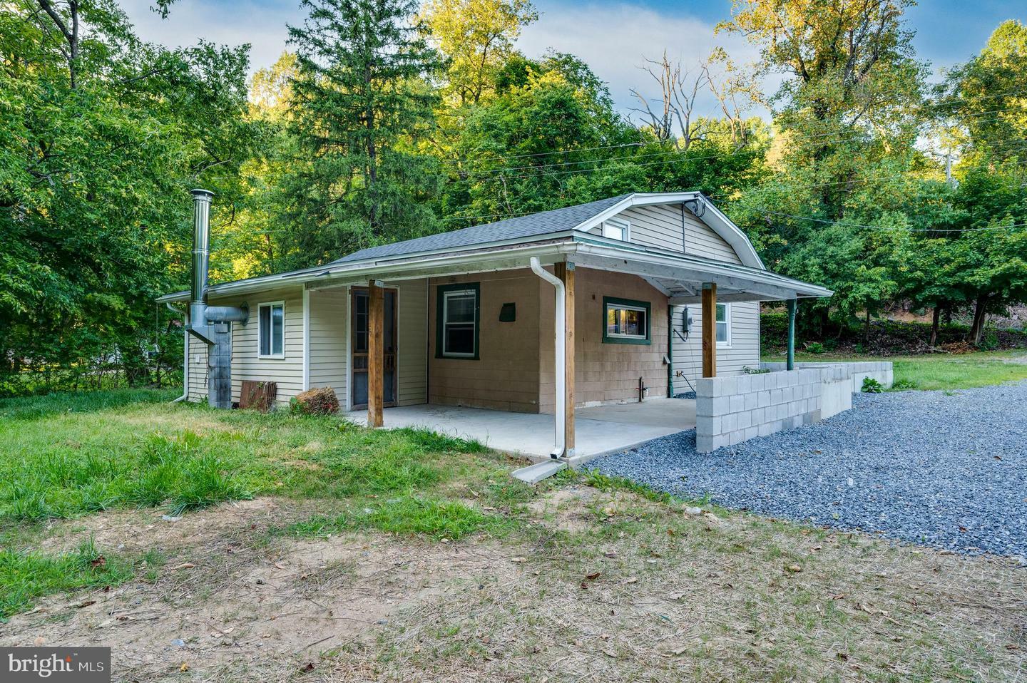 Property Photo:  1926 Mt Laurel Rd  PA 19560 