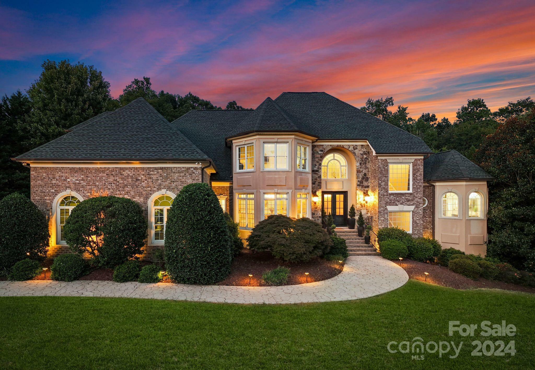 Property Photo:  1001 Medinah Court  NC 28173 