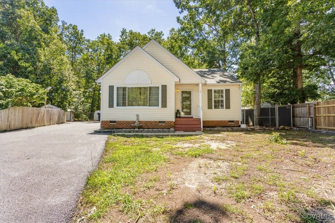 Property Photo:  1105 Traywick Court  VA 23836 