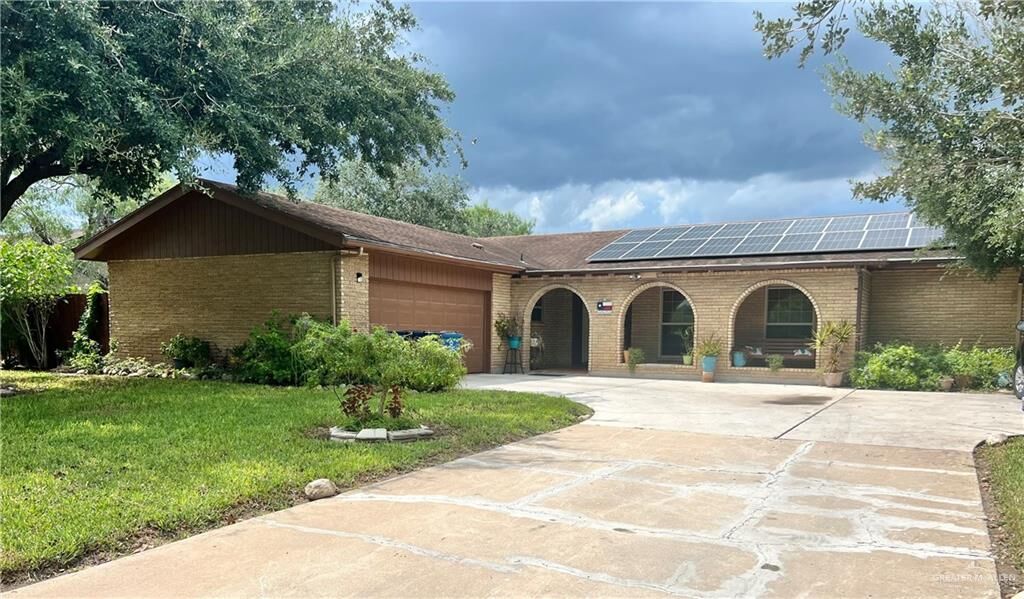 Property Photo:  206 E Resaca Drive  TX 78566 