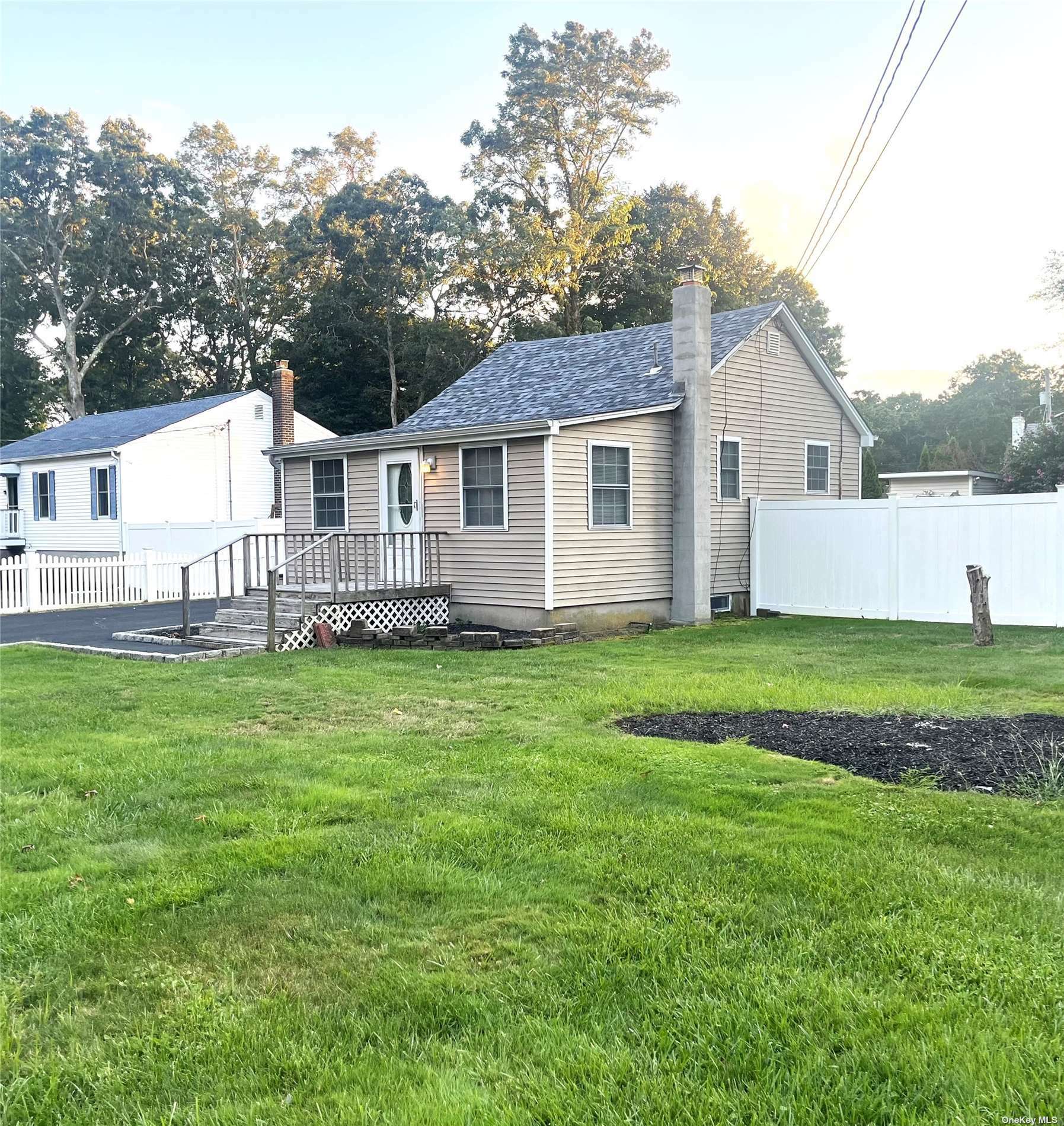 Property Photo:  204 Whittier Drive  NY 11951 