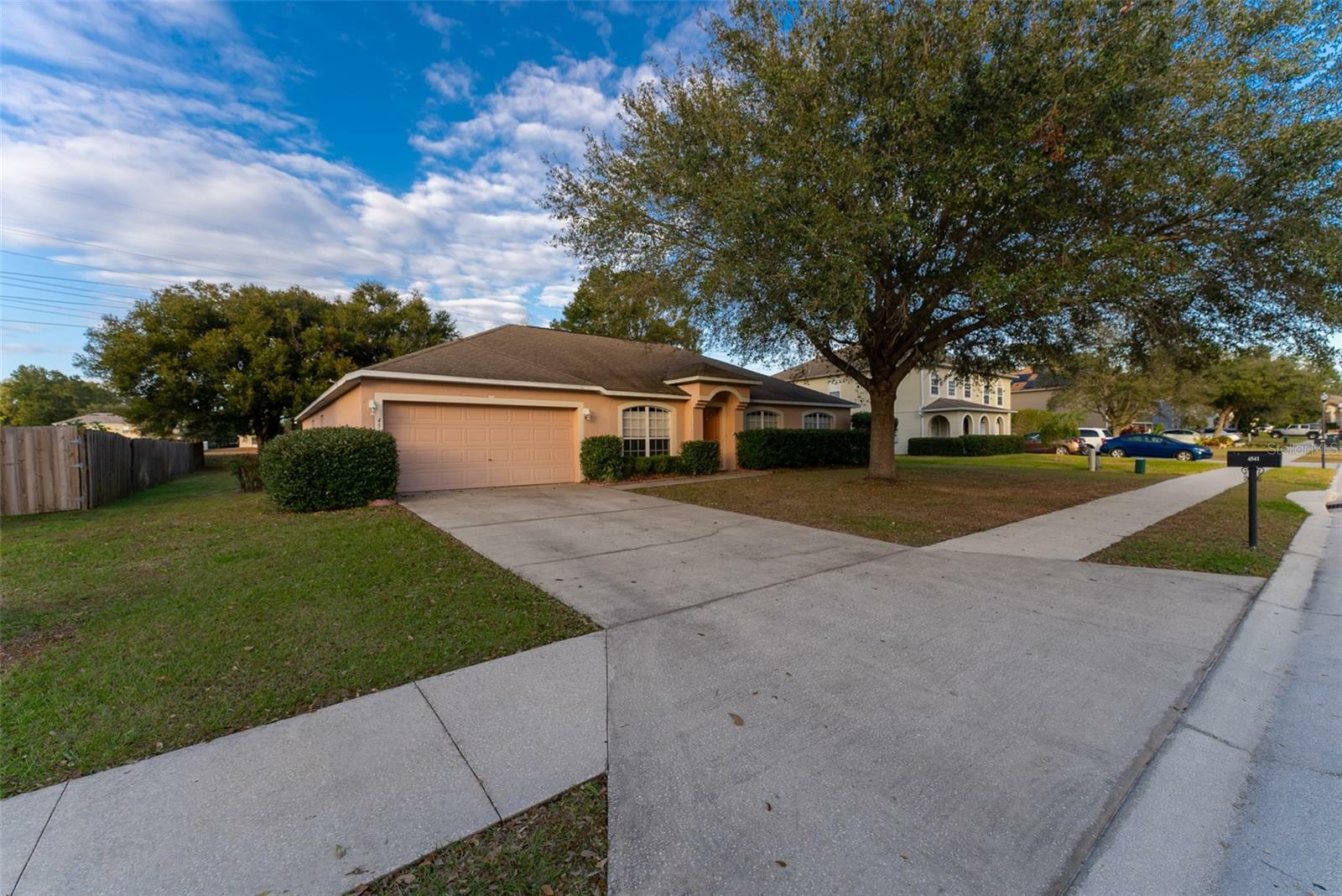 Property Photo:  4541 SE 30th Street  FL 34480 