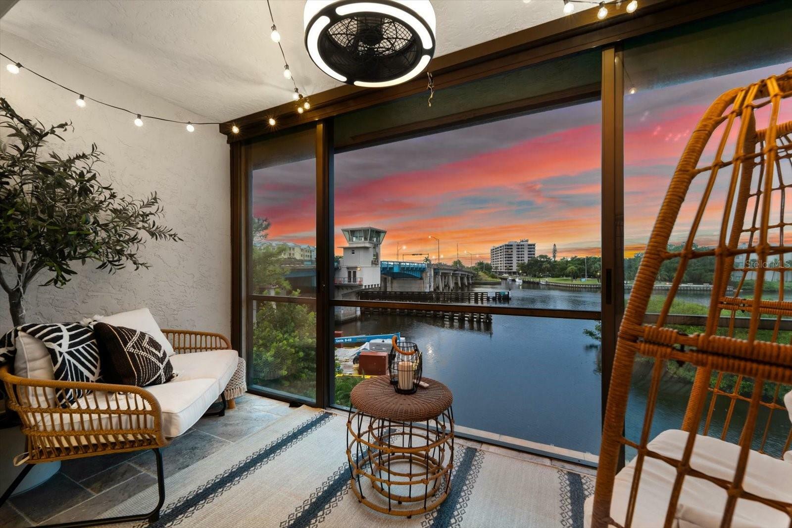 Property Photo: 6470 Hollywood Boulevard 303 FL 34231